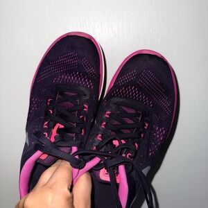 Size 7.5 Nike Women's Sneakers